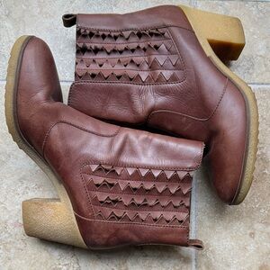 Anthropologie  Jasper Jeera Triangle Trails Ankle Chelsea Boot Size 40/10